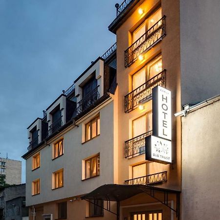 Family Hotel Anna Ruse Esterno foto