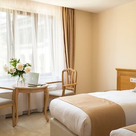 Family Hotel Anna Ruse Esterno foto