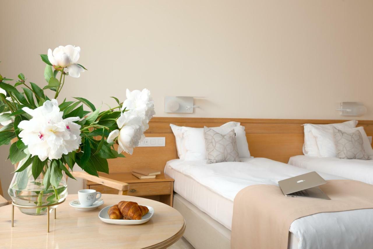 Family Hotel Anna Ruse Esterno foto